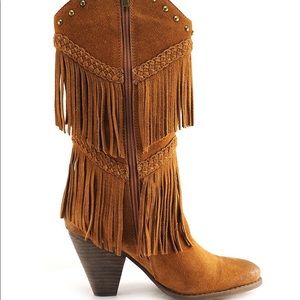Reba “Cade” tan suede boots “Fringe”